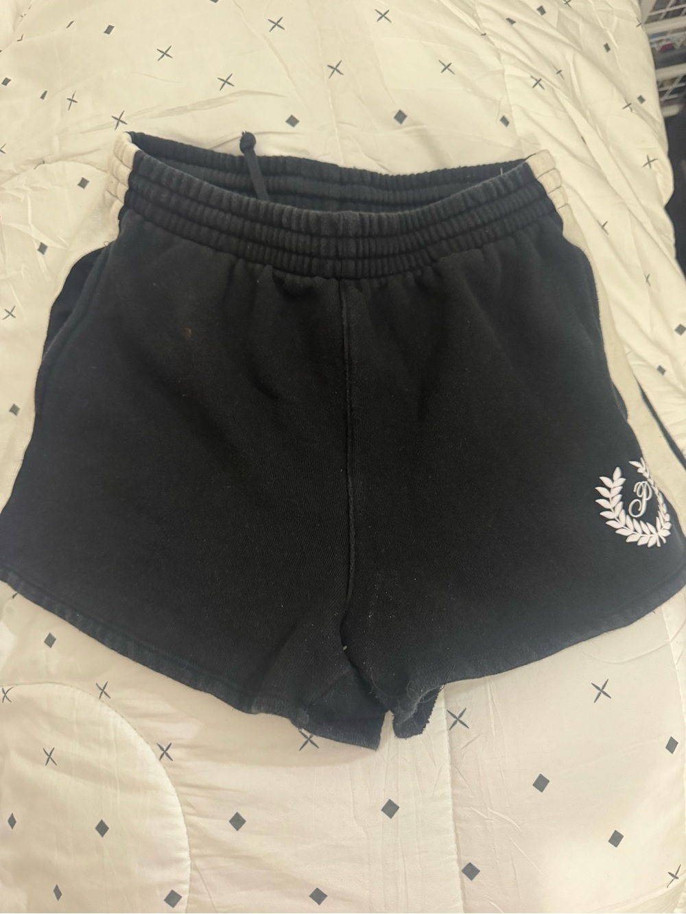 Black Women’s Lounge Shorts with Laurel Logo PINk